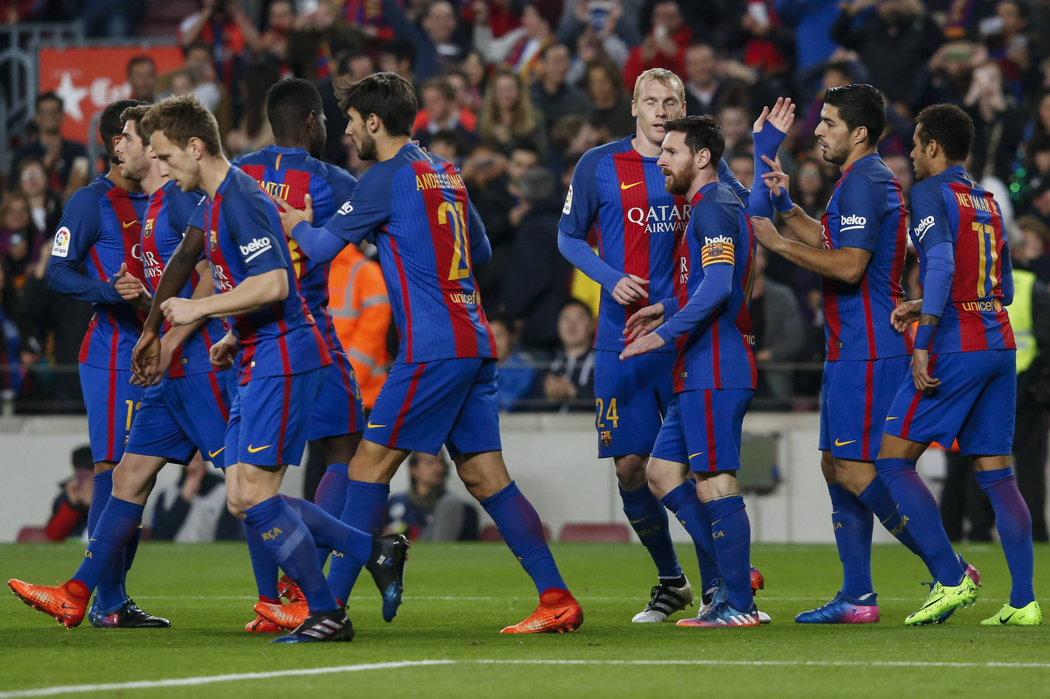 莱万多夫斯基连续十二场比赛得分超过锐不可当,勇士不断突破!(罗伯特莱万多夫斯基) 莱万多夫斯基连续十二场比赛得分超过锐不可当,勇士不断突破!(罗伯特莱万多夫斯基)